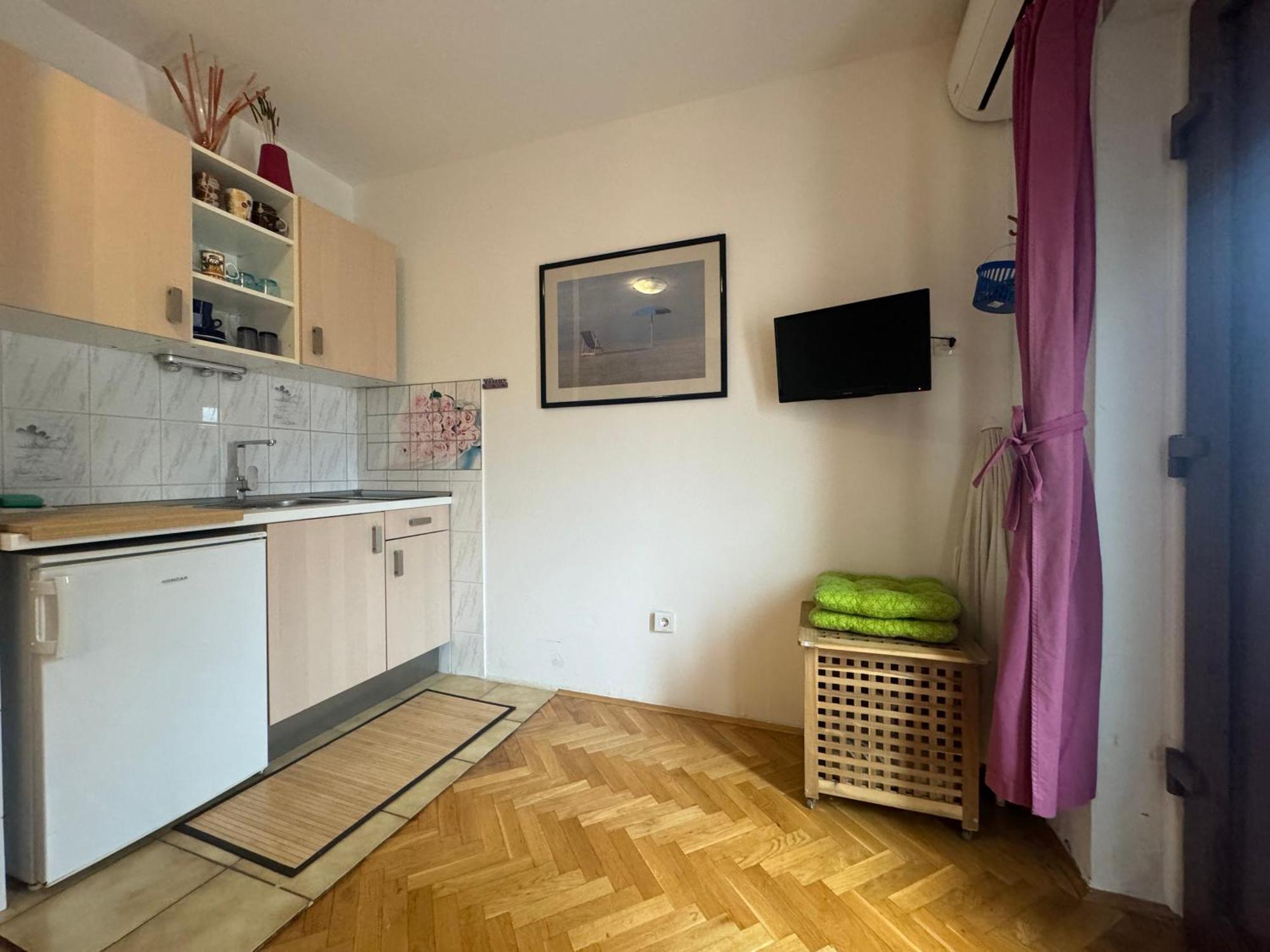 Apartments Jessica Krk Town Esterno foto