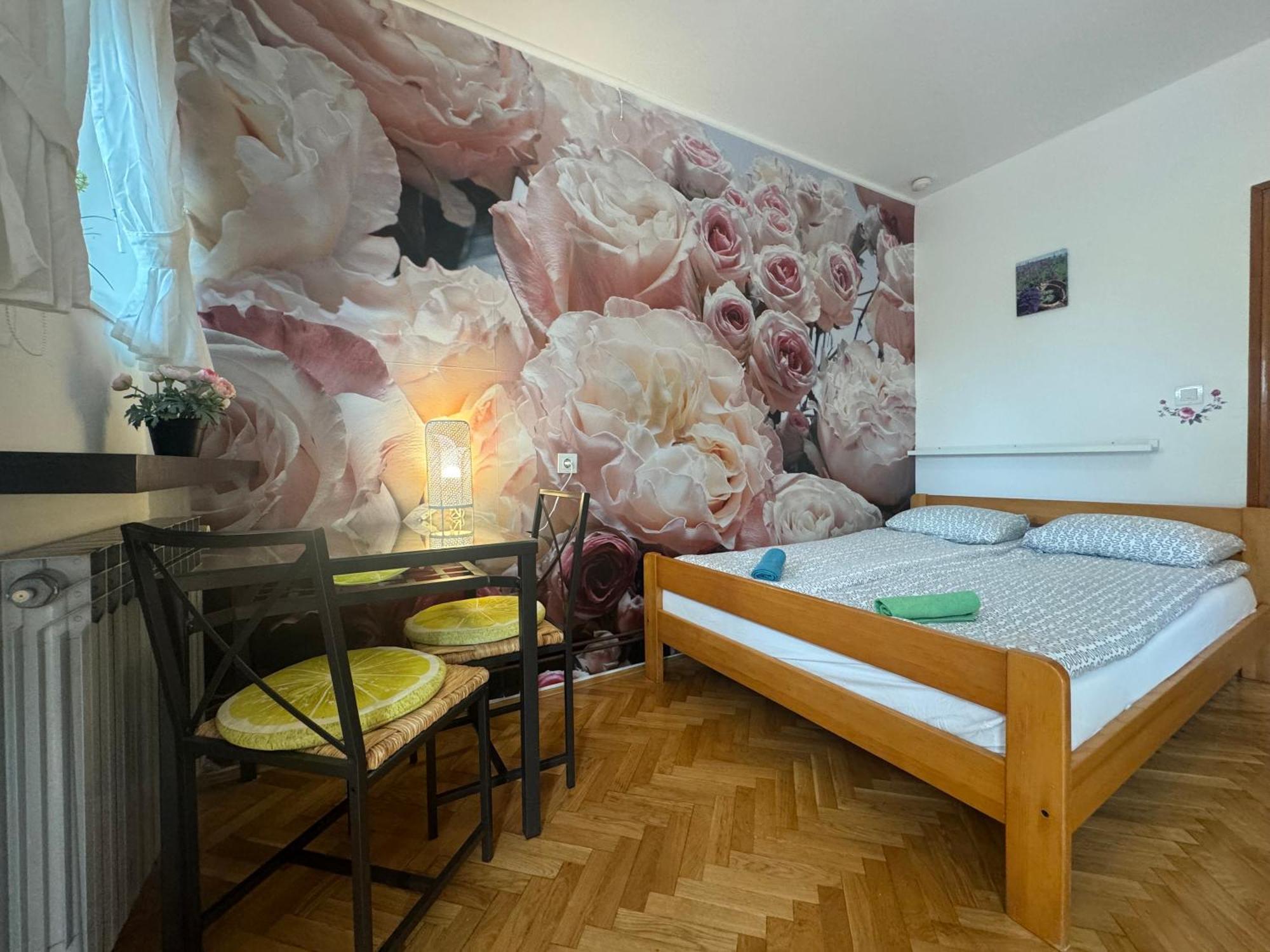 Apartments Jessica Krk Town Esterno foto
