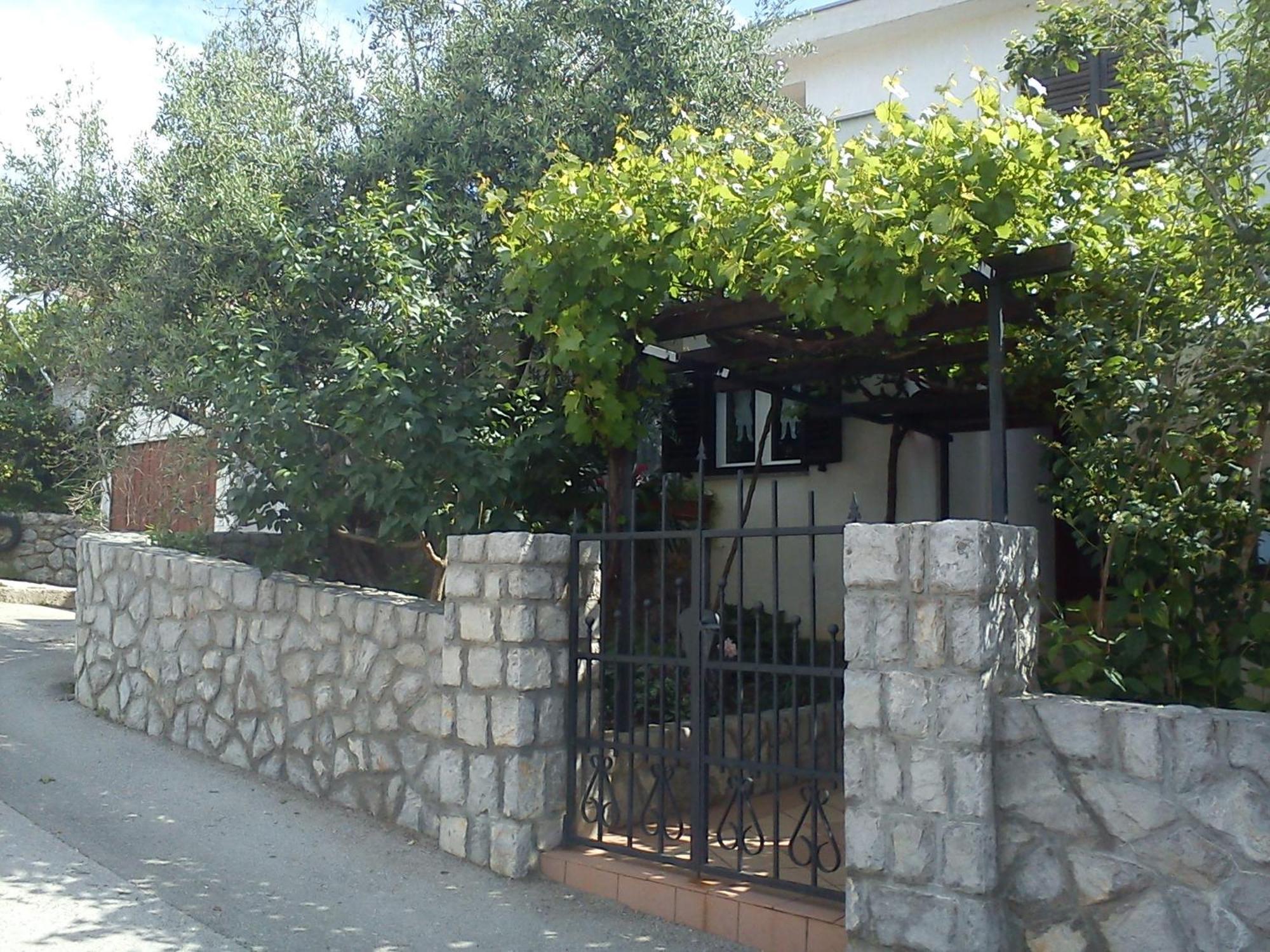 Apartments Jessica Krk Town Esterno foto